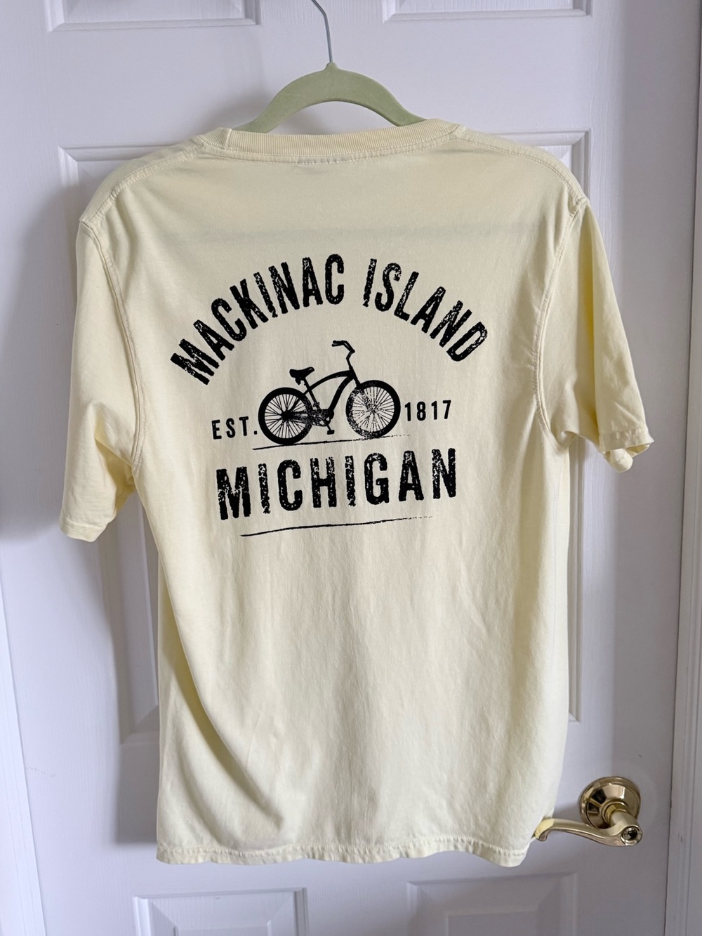 🧈🚲 Butter Yellow 100% cotton Mackinac Island Michigan Graphic Tee - Pale Yellow